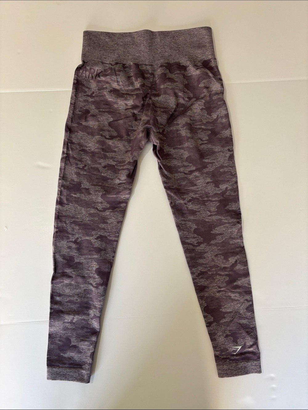 Gymshark Adapt Camo Seamless Leggings in Purple Camo - Size Large
